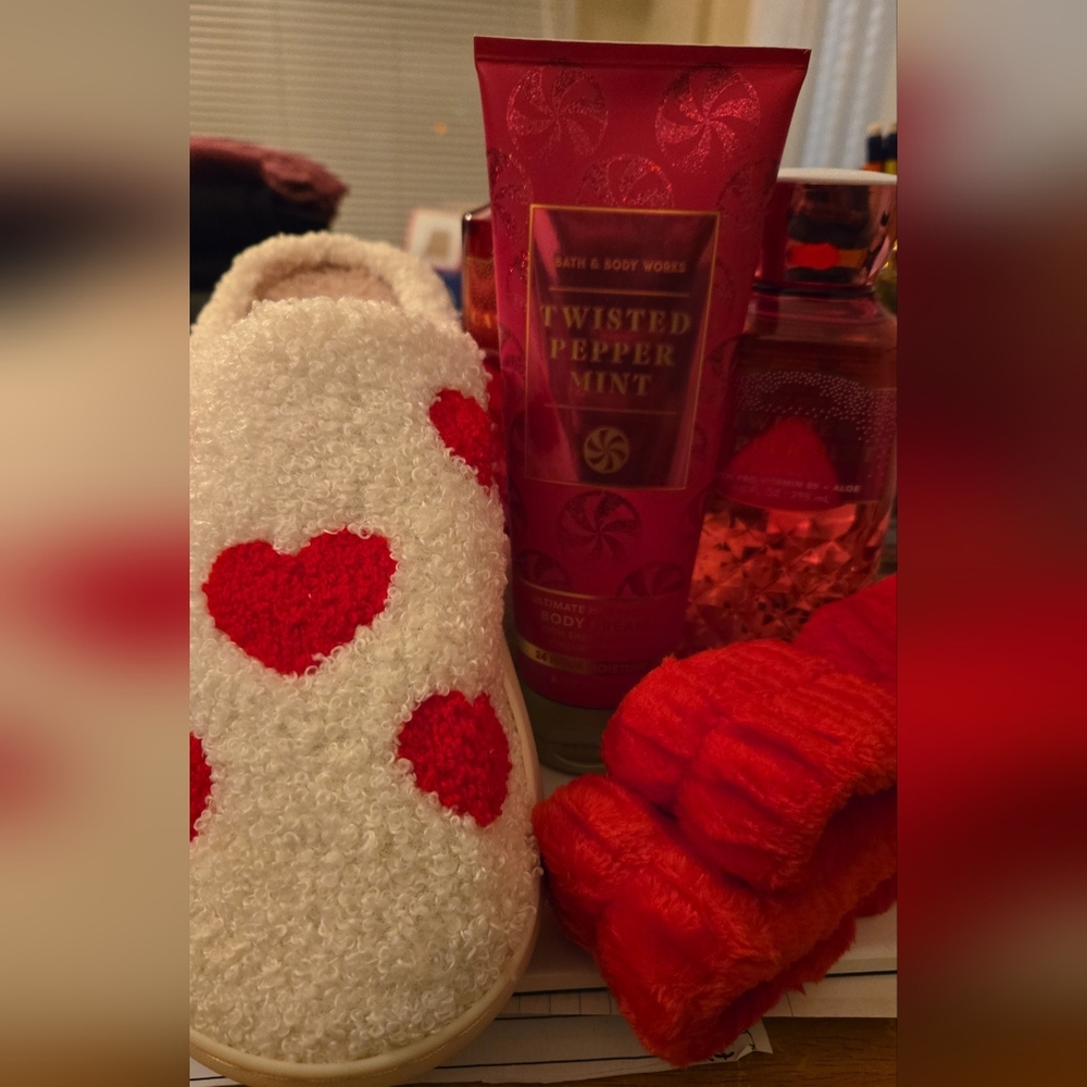 Bath & Body Works Red Heart Slippers and Peppermint Lotion